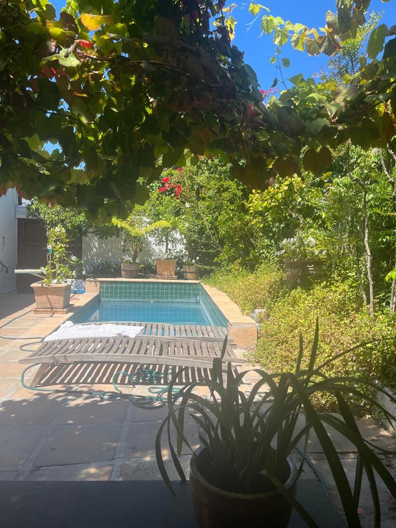 To Let 3 Bedroom Property for Rent in Wynberg Upper Western Cape